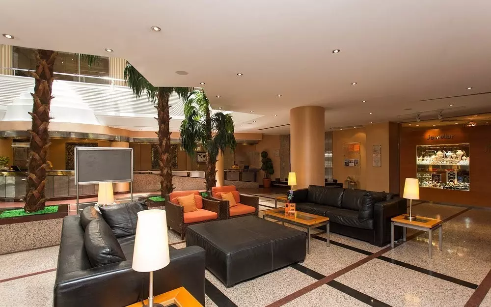 لابی هتل الگانس اینترنشنال مارماریس